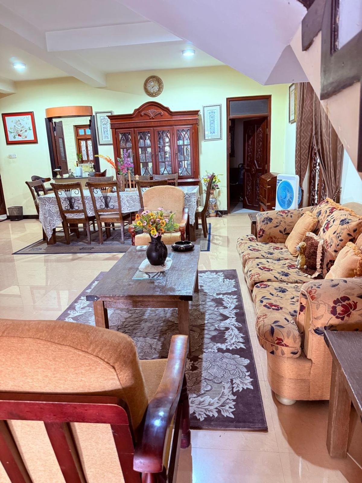 Resident View Homestay Kandy Exterior photo